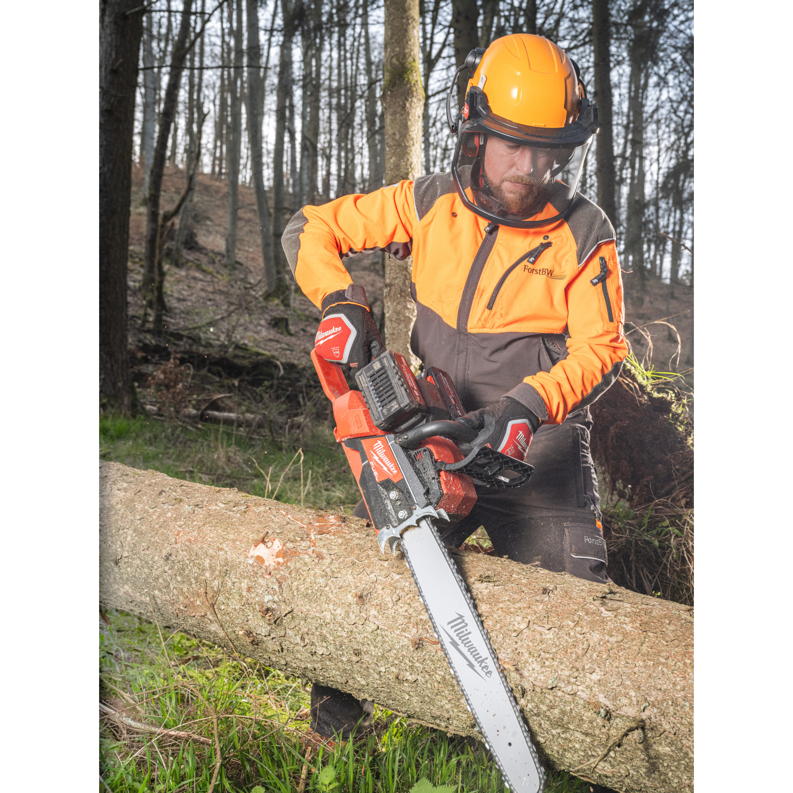 Milwaukee Guanti per Motosega MOD. Chain SAW Gloves TG 8 (M) - MILWAUKEE - Immagine 4