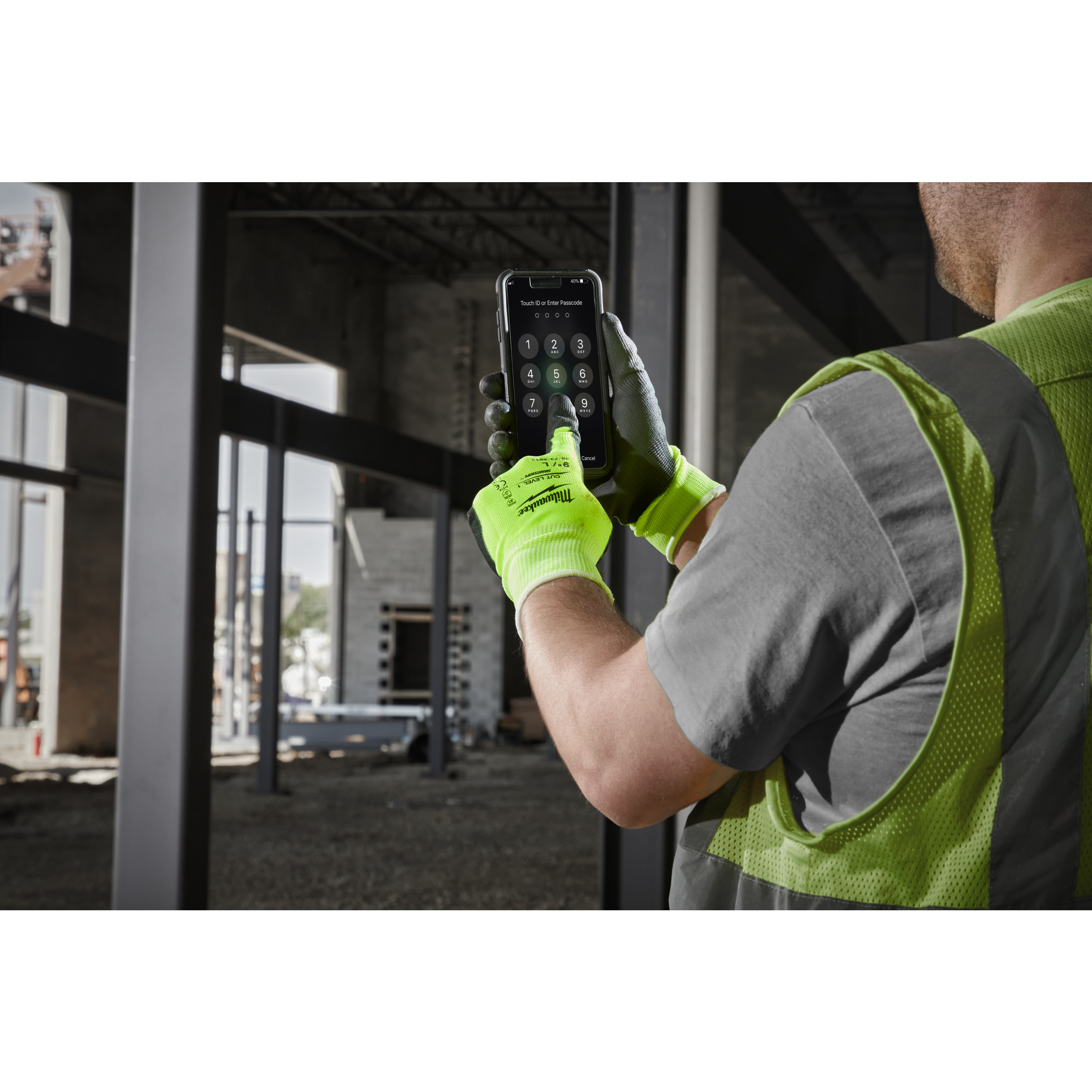 Milwaukee Guanti MOD. Hi-VIS CUT a Gloves Colore GIALLO/NERO TG 8 (M) - MILWAUKEE - Immagine 3